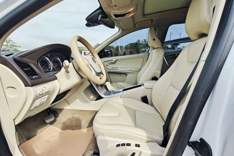 Used Volvo XC60 2012 T5 Comfort Edition Interior 2