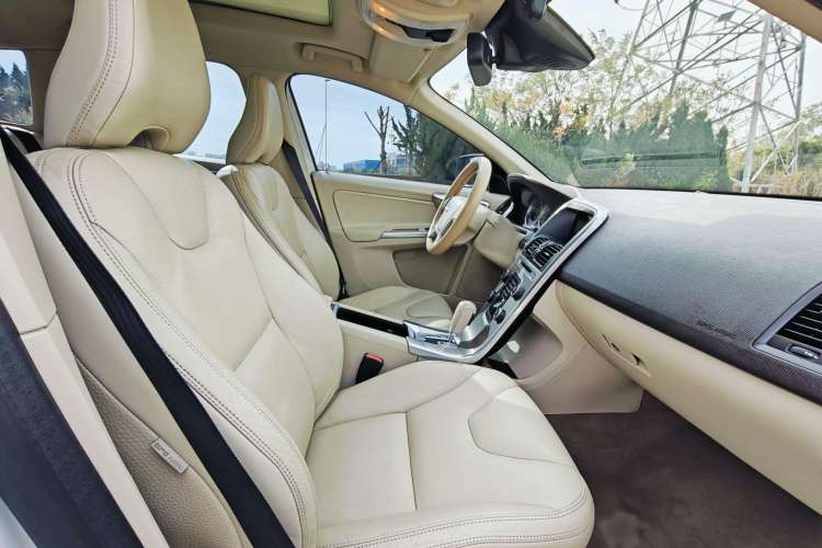 Used Volvo XC60 2012 T5 Comfort Edition Interior 5