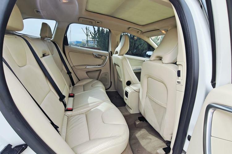 Used Volvo XC60 2012 T5 Comfort Edition Interior 6