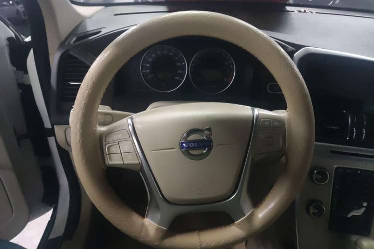 Used Volvo XC60 2012 T5 Comfort Edition Steering Wheel