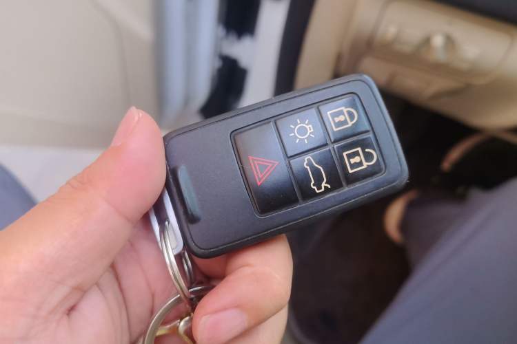 Used Volvo XC60 2012 T5 Comfort Edition Vehicle Key