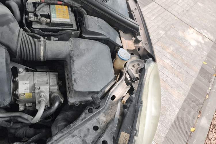 Used Volvo XC60 2012 T6 AWD Comfort Edition Engine Bay Left
