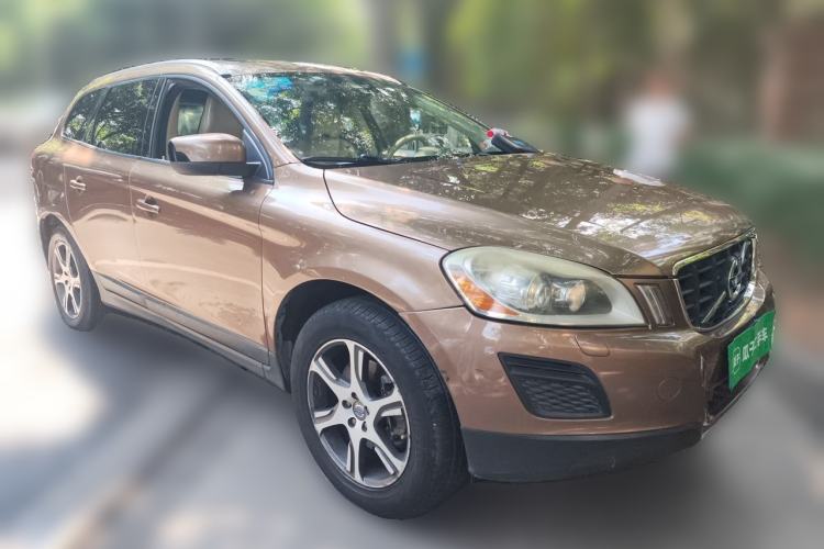 Used Volvo XC60 2012 T6 AWD Comfort Edition Front Right 45 Deg