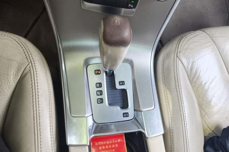 Used Volvo XC60 2012 T6 AWD Comfort Edition Gear Lever