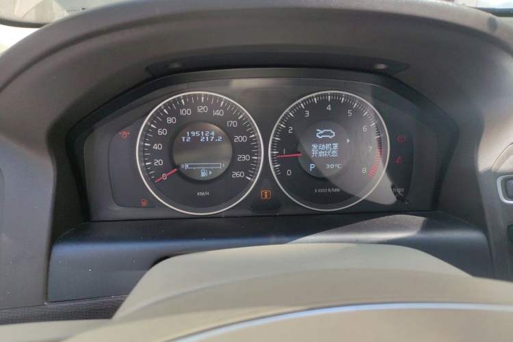 Used Volvo XC60 2012 T5 Comfort Edition Instrument Cluster