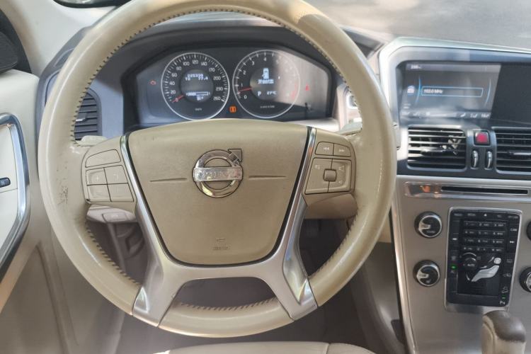 Used Volvo XC60 2012 T6 AWD Comfort Edition Steering Wheel