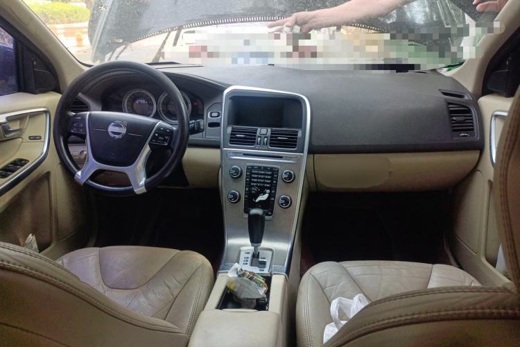 Used Volvo XC60 2013 T5 Prestige Edition Center Console