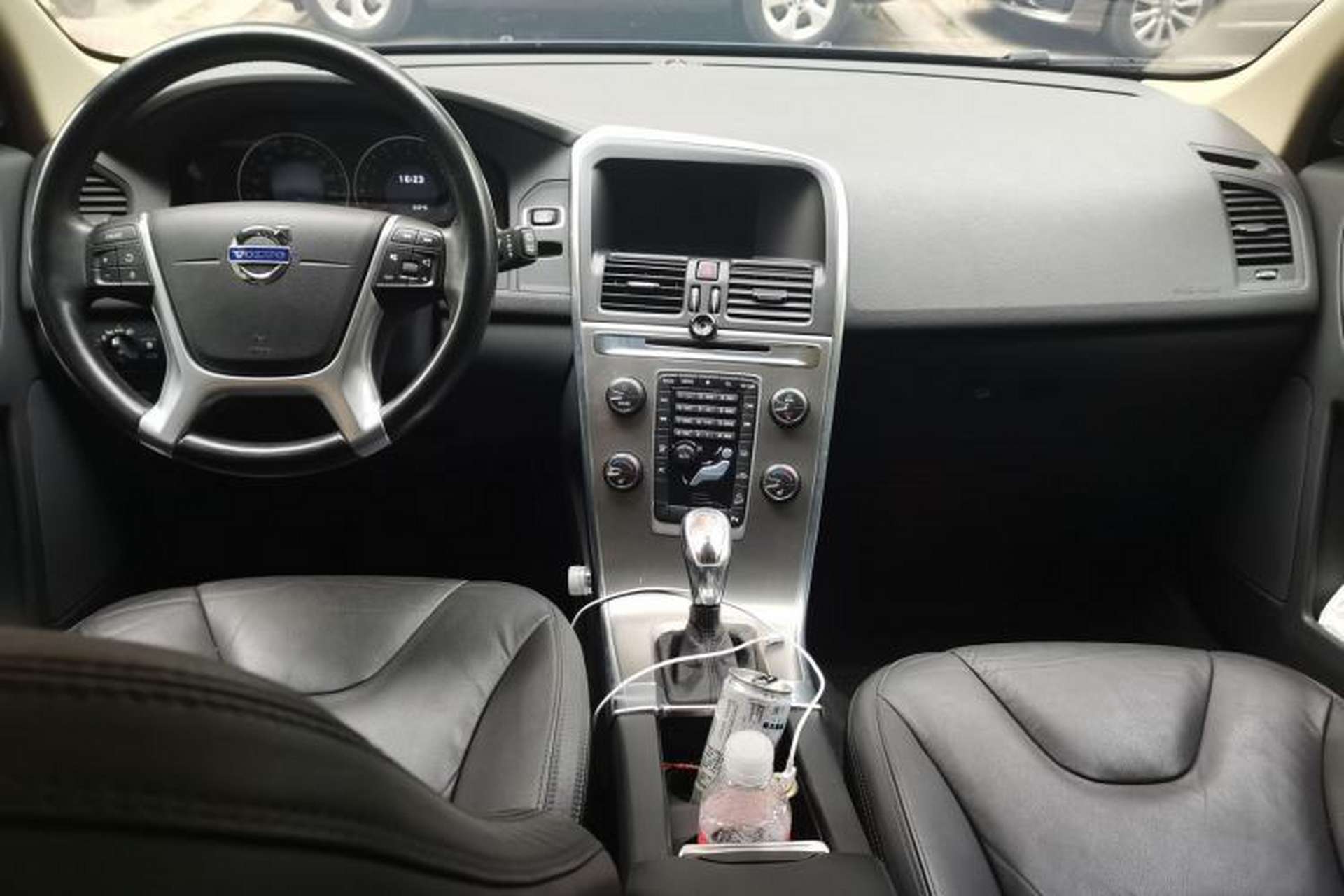Used Volvo XC60 2013 T6 AWD Comfort Edition Center Console