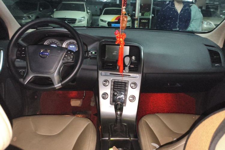Used Volvo XC60 2013 T5 Zhiya Edition Center Console