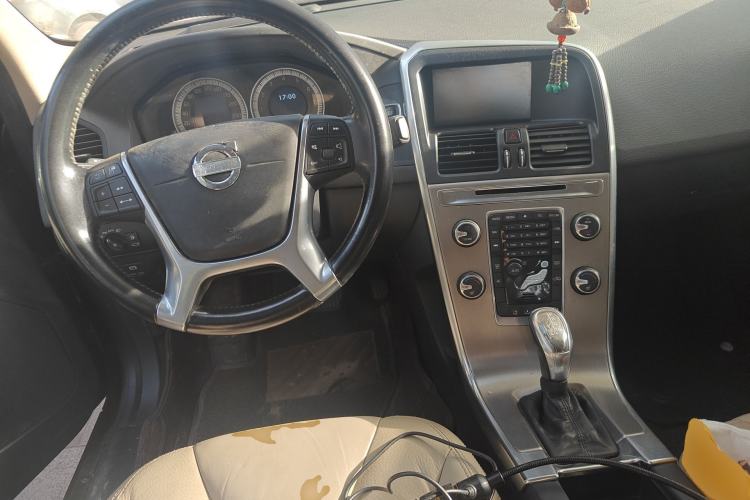 Used Volvo XC60 2013 T5 Zhiya Edition Center Console