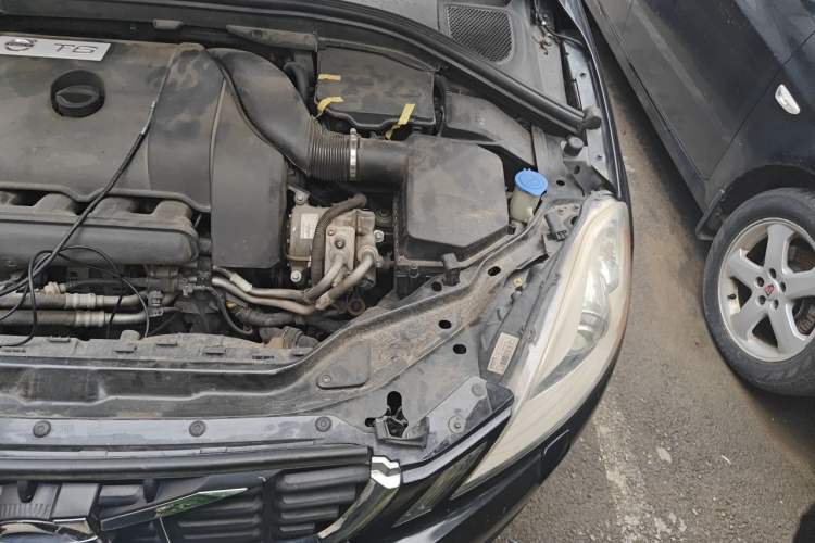 Used Volvo XC60 2013 T6 AWD Comfort Edition Engine Bay Left