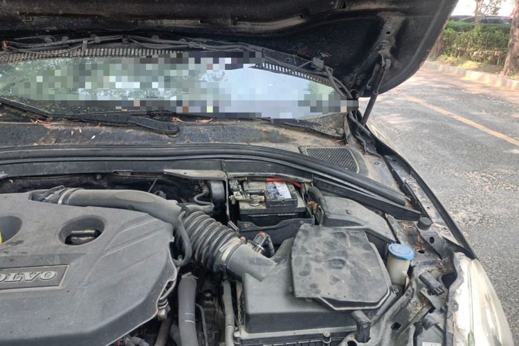 Used Volvo XC60 2013 T5 Prestige Edition Engine Bay Left