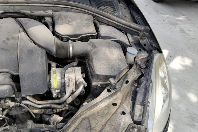 Used Volvo XC60 2013 T6 AWD Comfort Edition Engine Bay Left