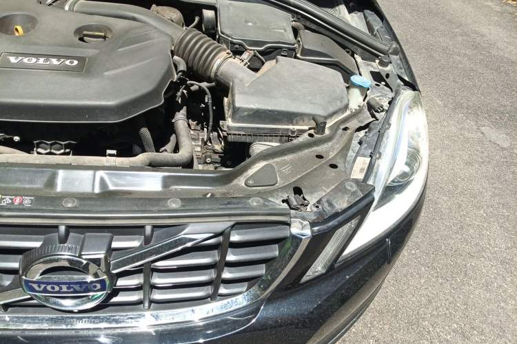 Used Volvo XC60 2013 T5 Comfort Edition Engine Bay Left