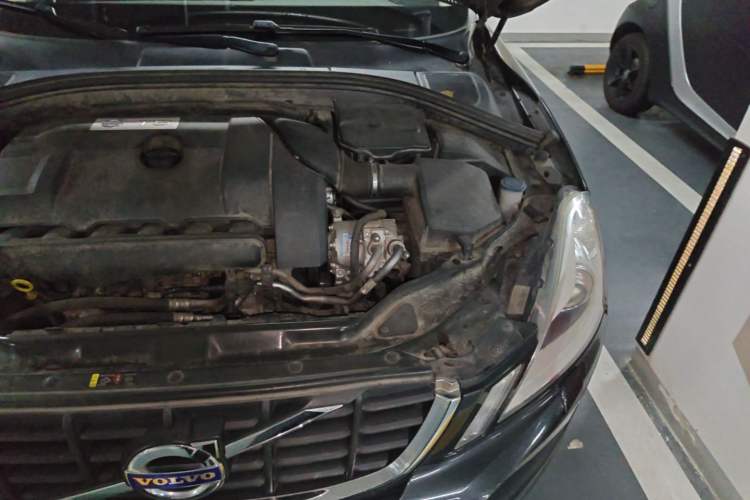 Used Volvo XC60 2013 T6 AWD Comfort Edition Engine Bay Left