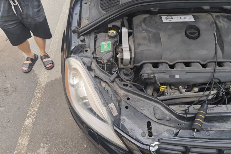 Used Volvo XC60 2013 T6 AWD Comfort Edition Engine Bay Right