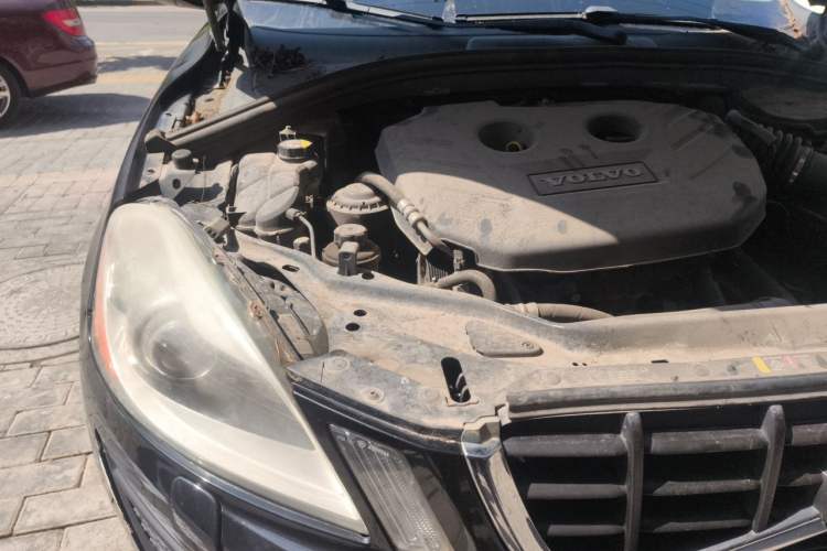 Used Volvo XC60 2013 T5 Comfort Edition Engine Bay Right