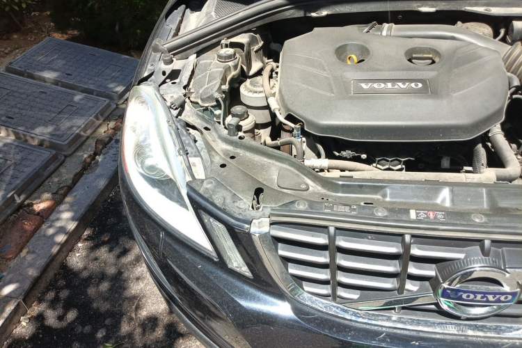Used Volvo XC60 2013 T5 Comfort Edition Engine Bay Right