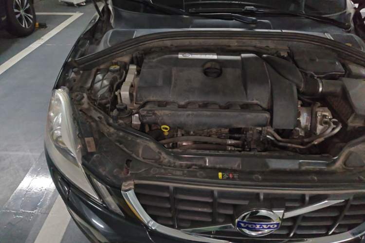 Used Volvo XC60 2013 T6 AWD Comfort Edition Engine Bay Right