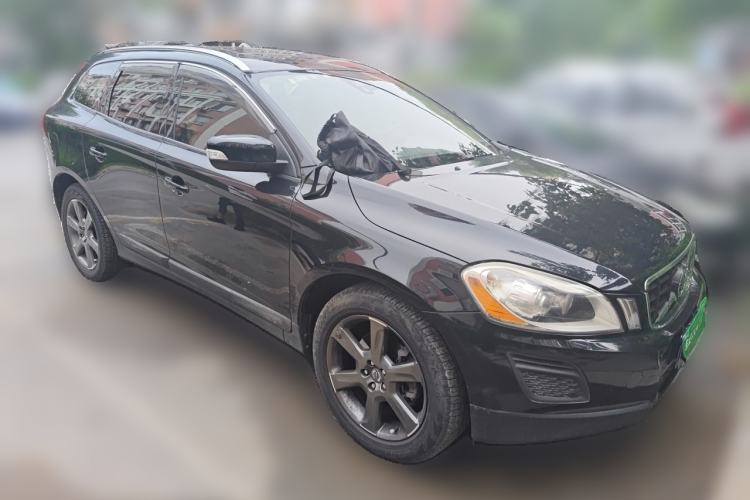 Used Volvo XC60 2013 T6 AWD Comfort Edition Front Right 45 Deg