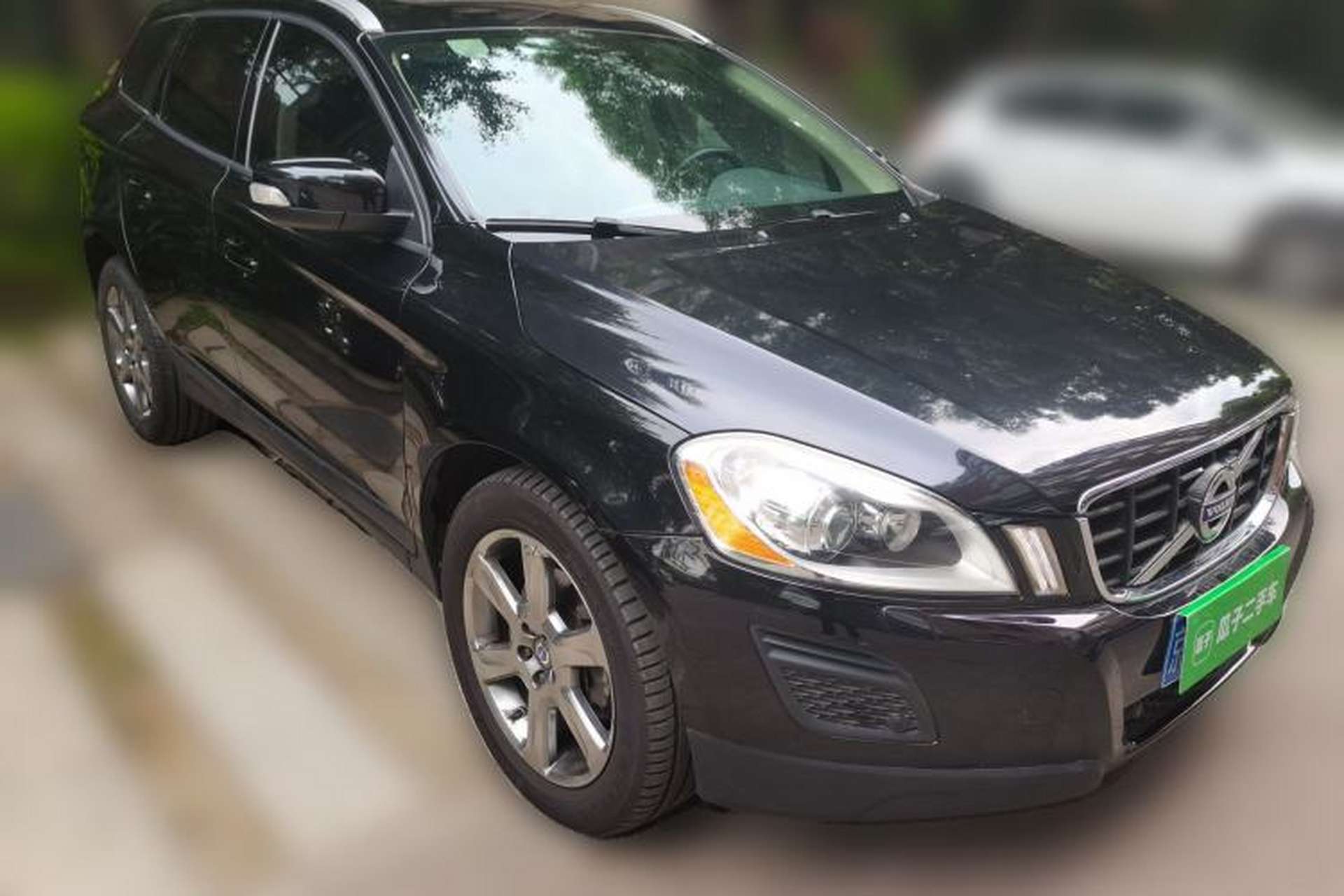 Used Volvo XC60 2013 T6 AWD Comfort Edition Front Right 45 Deg