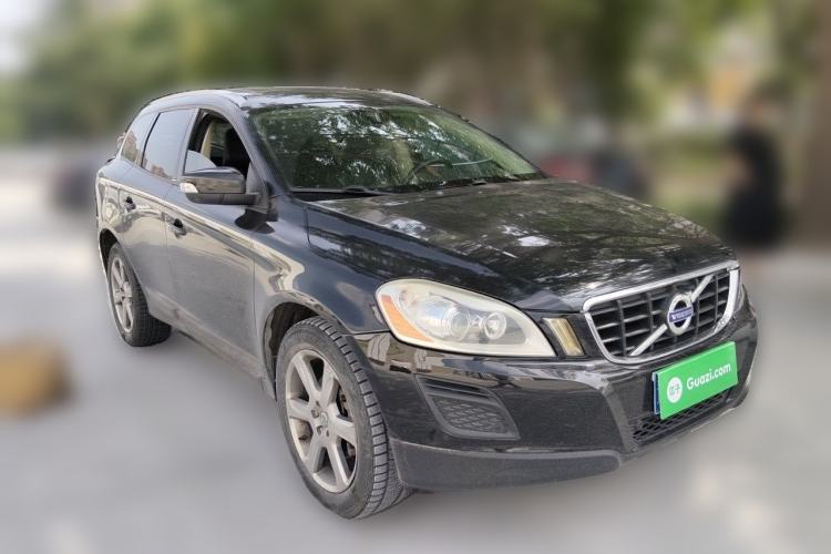 Used Volvo XC60 2013 T6 AWD Comfort Edition Front Right 45 Deg