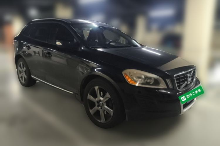 Used Volvo XC60 2013 T6 AWD Comfort Edition Front Right 45 Deg