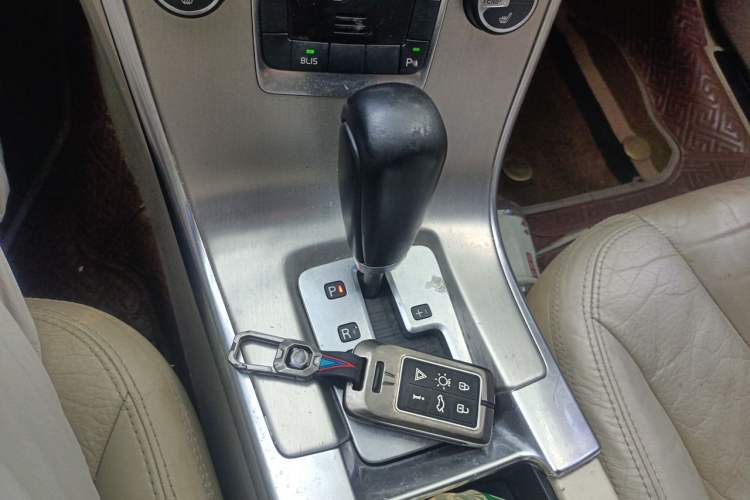 Used Volvo XC60 2013 T5 Prestige Edition Gear Lever