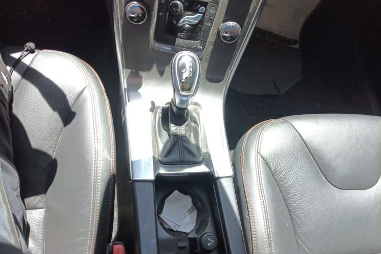 Used Volvo XC60 2013 T5 Comfort Edition Gear Lever