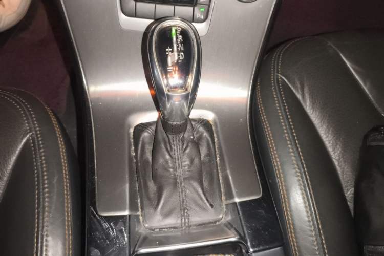 Used Volvo XC60 2013 T6 AWD Comfort Edition Gear Lever