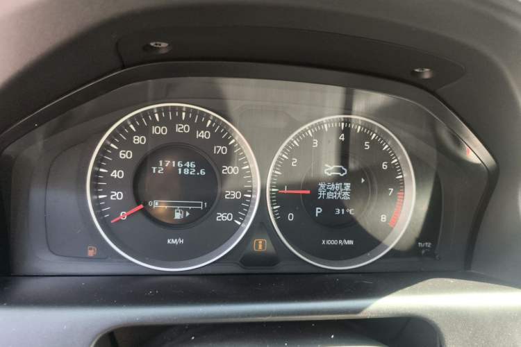 Used Volvo XC60 2013 T5 Comfort Edition Instrument Cluster
