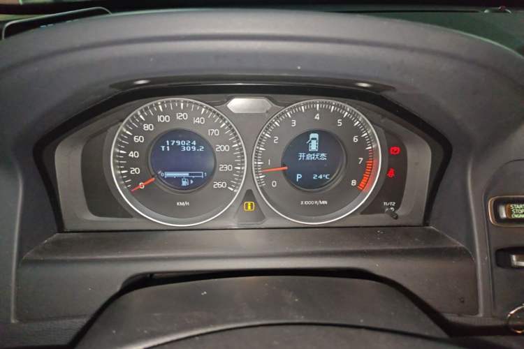 Used Volvo XC60 2013 T6 AWD Comfort Edition Instrument Cluster