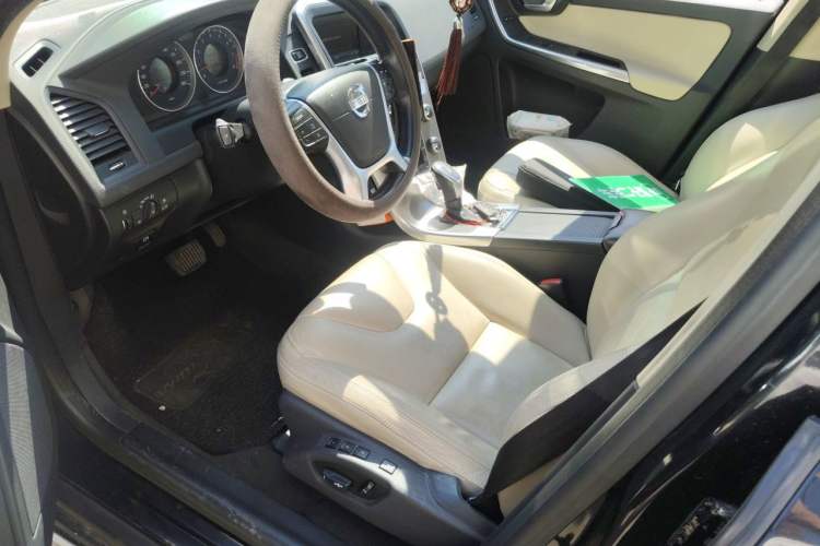 Used Volvo XC60 2013 T6 AWD Comfort Edition Left Front Seat