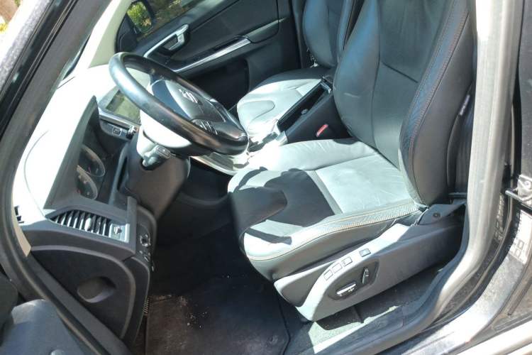 Used Volvo XC60 2013 T5 Comfort Edition Left Front Seat