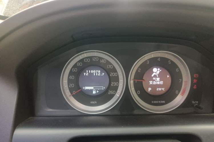 Used Volvo XC60 2013 T5 Prestige Edition Odometer Close Up