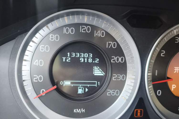 Used Volvo XC60 2013 T6 AWD Zhiya Edition Odometer Close Up