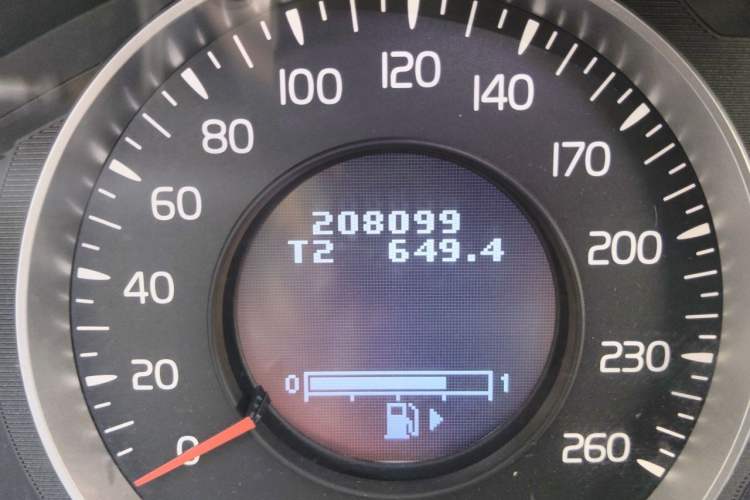 Used Volvo XC60 2013 T6 AWD Comfort Edition Odometer Close Up