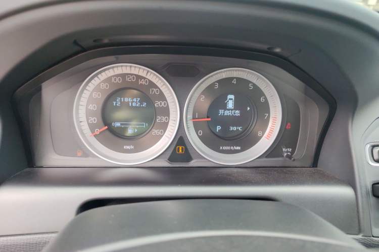 Used Volvo XC60 2013 T5 Zhiya Edition Odometer Close Up