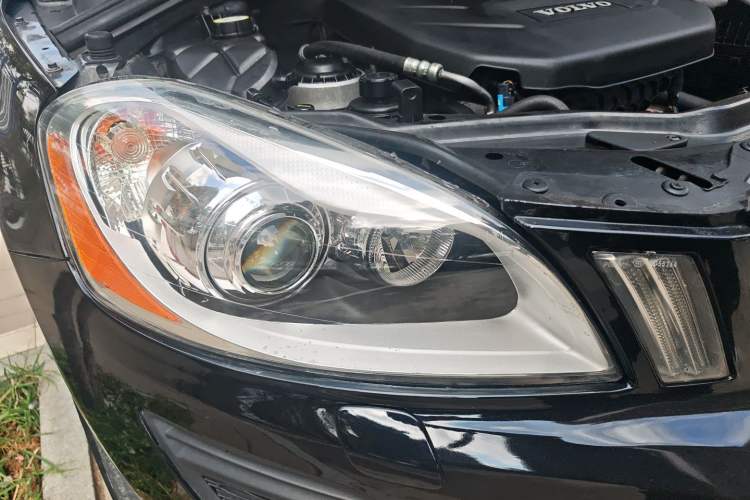 Used Volvo XC60 2013 T5 Zhiya Edition Right Front Headlight