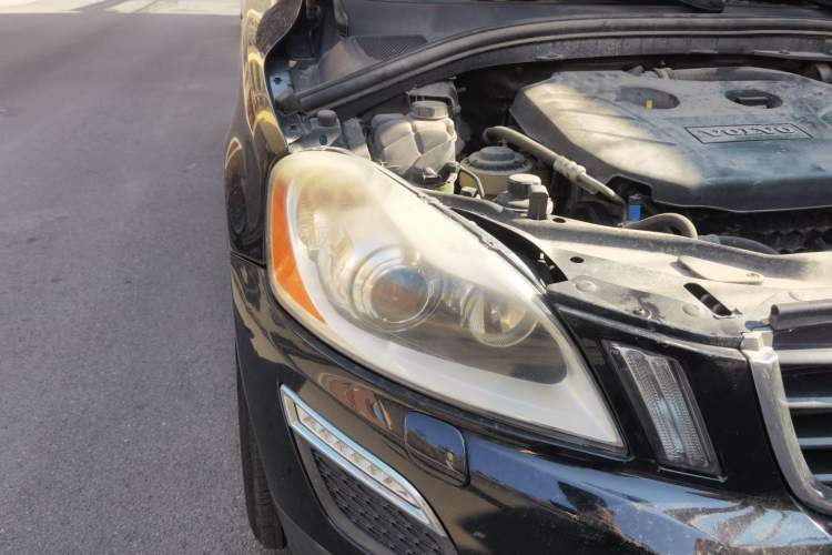 Used Volvo XC60 2013 T5 Comfort Edition Right Front Headlight