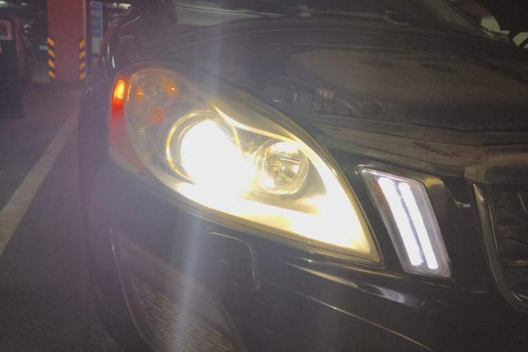 Used Volvo XC60 2013 T5 Zhiya Edition Right Front Headlight