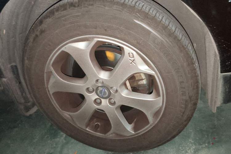 Used Volvo XC60 2013 T5 Zhiya Edition Right Front Wheel Hub