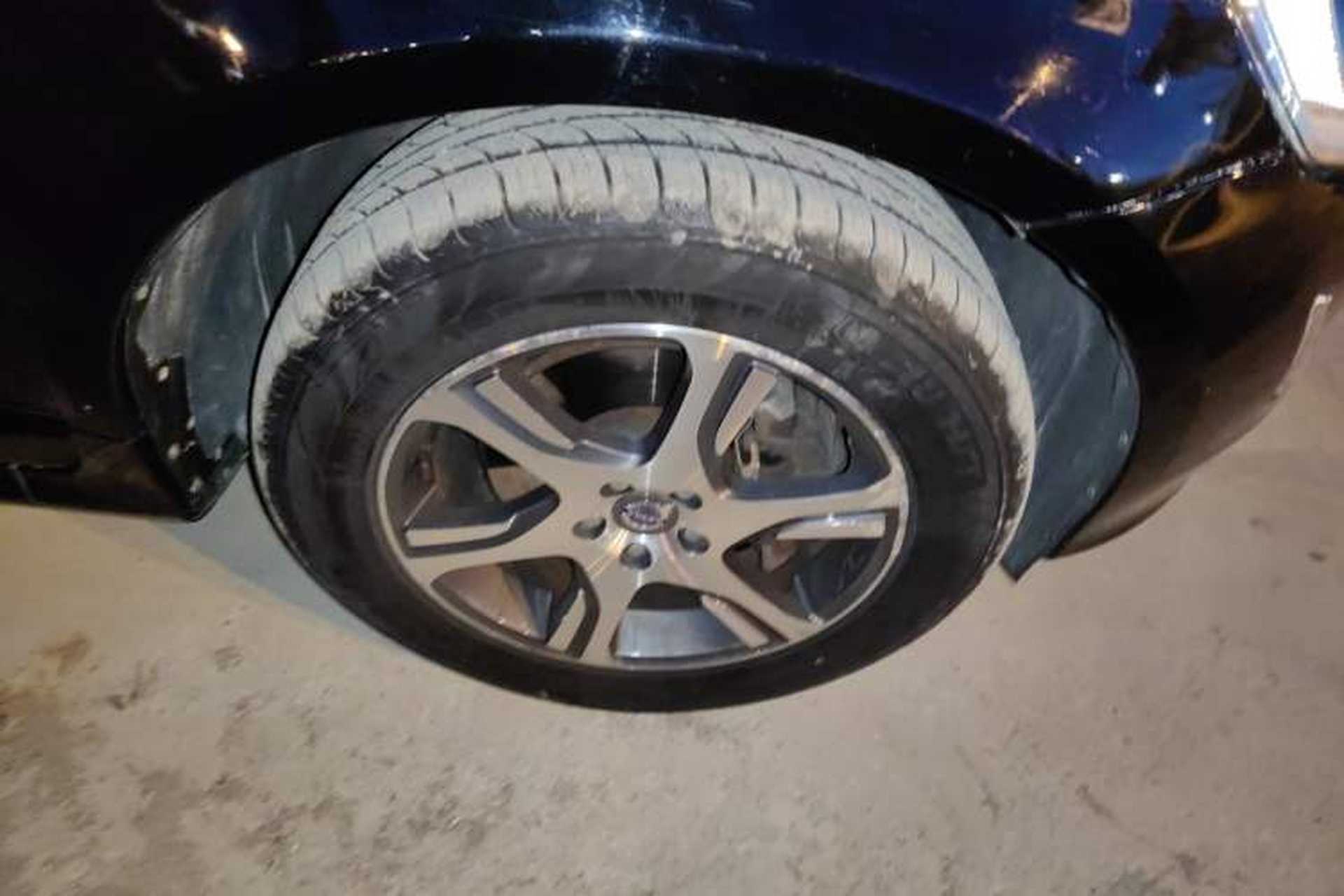 Used Volvo XC60 2013 T5 Comfort Edition Right Front Wheel Hub