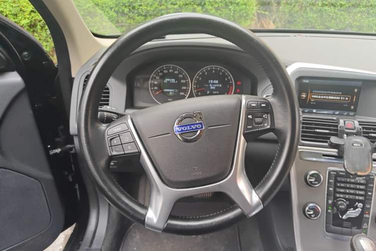 Used Volvo XC60 2013 T6 AWD Comfort Edition Steering Wheel