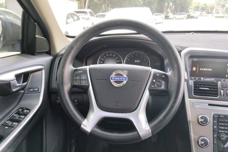 Used Volvo XC60 2013 T6 AWD Comfort Edition Steering Wheel