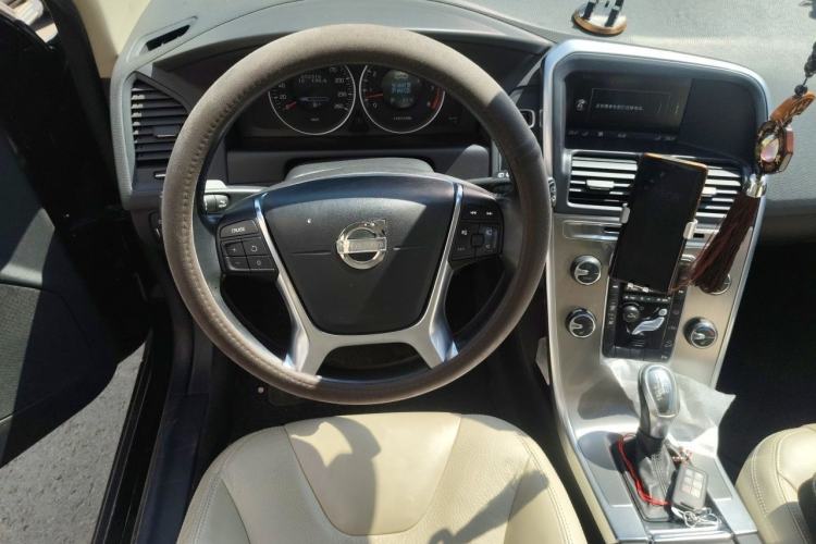 Used Volvo XC60 2013 T6 AWD Comfort Edition Steering Wheel
