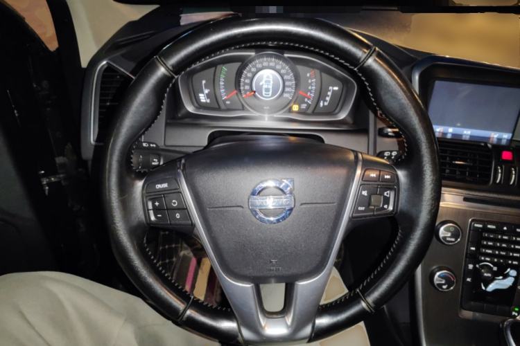 Used Volvo XC60 2013 T5 Comfort Edition Steering Wheel
