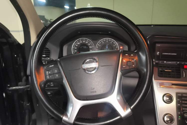 Used Volvo XC60 2013 T6 AWD Comfort Edition Steering Wheel