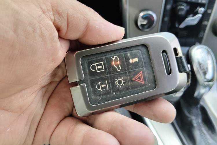Used Volvo XC60 2013 T6 AWD Comfort Edition Vehicle Key