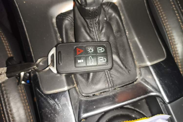 Used Volvo XC60 2013 T6 AWD Comfort Edition Vehicle Key